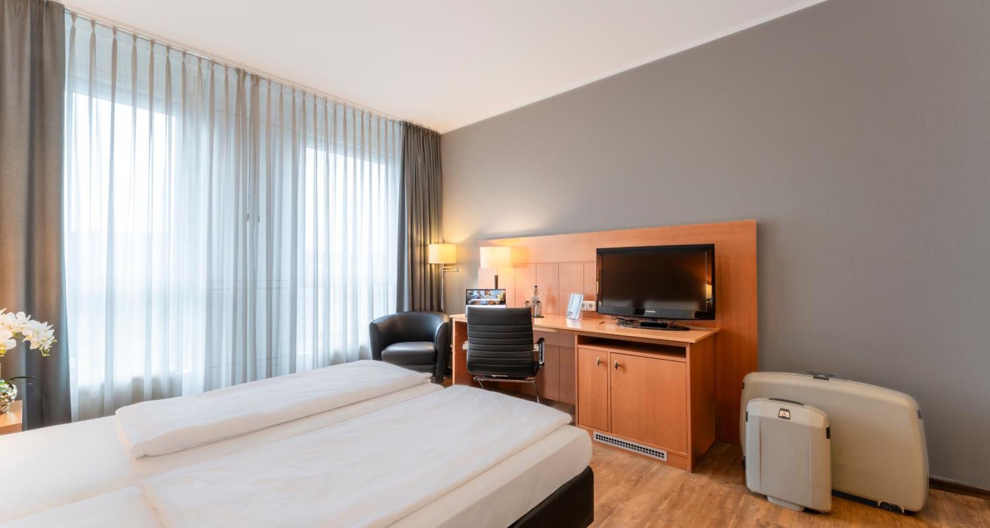 Hotel Plaza Premium Koln Zewnętrze zdjęcie